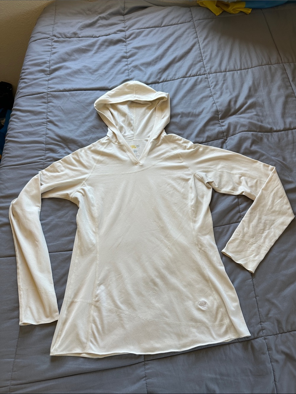 Mountain Hardwear Lightweight Cream Hooded Long Sleeve Top